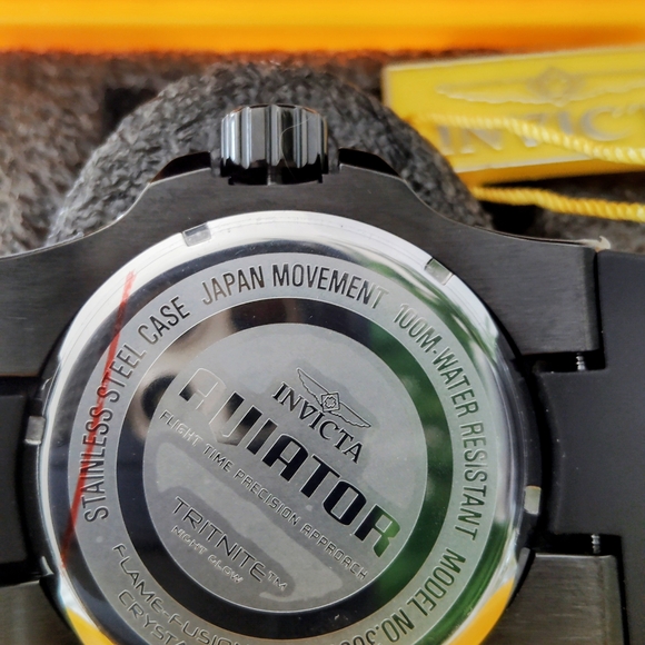 Invicta Skull Design Watch - Picture 4 of 6